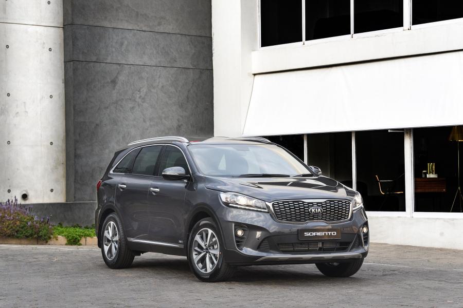  Kia Sorento (UM) 2018 года  (ZA) (фото 1 из 40)